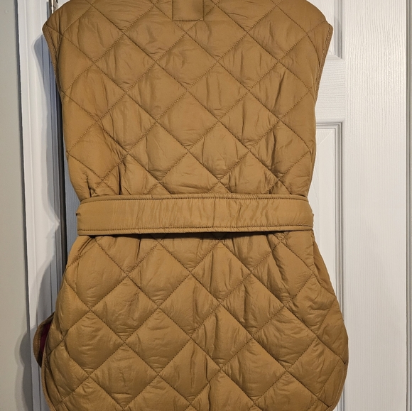 Free Assembly Quilted Vest - Picture 5 of 6